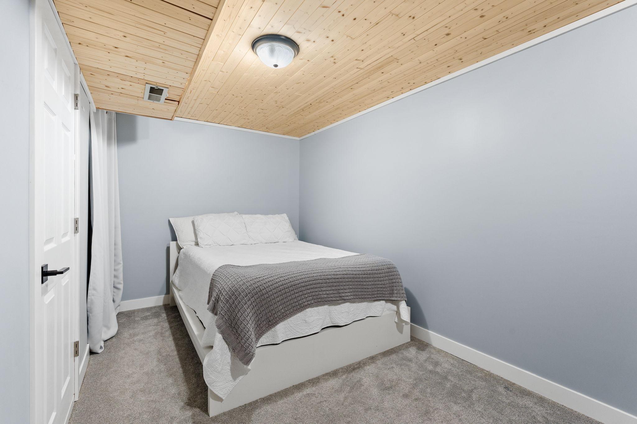 31-web-or-mls-2129 Arkwright St-31.jpg