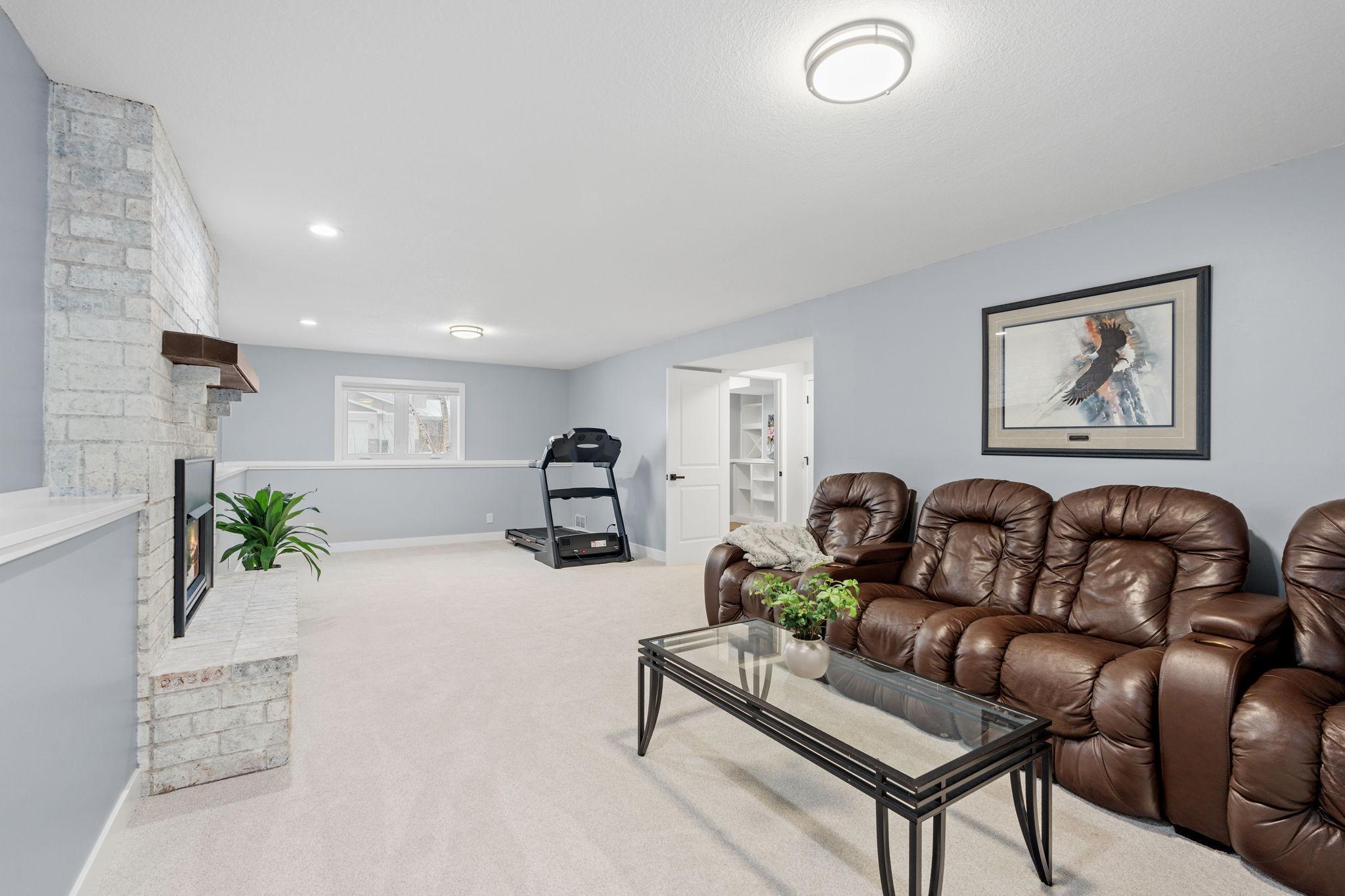 24-web-or-mls-2129 Arkwright St-24.jpg