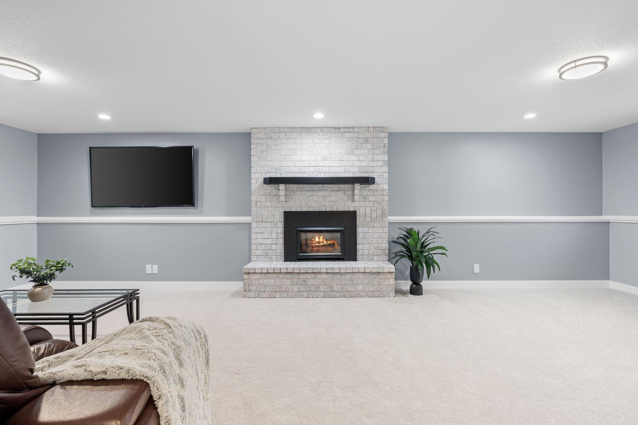 22-web-or-mls-2129 Arkwright St-22.jpg