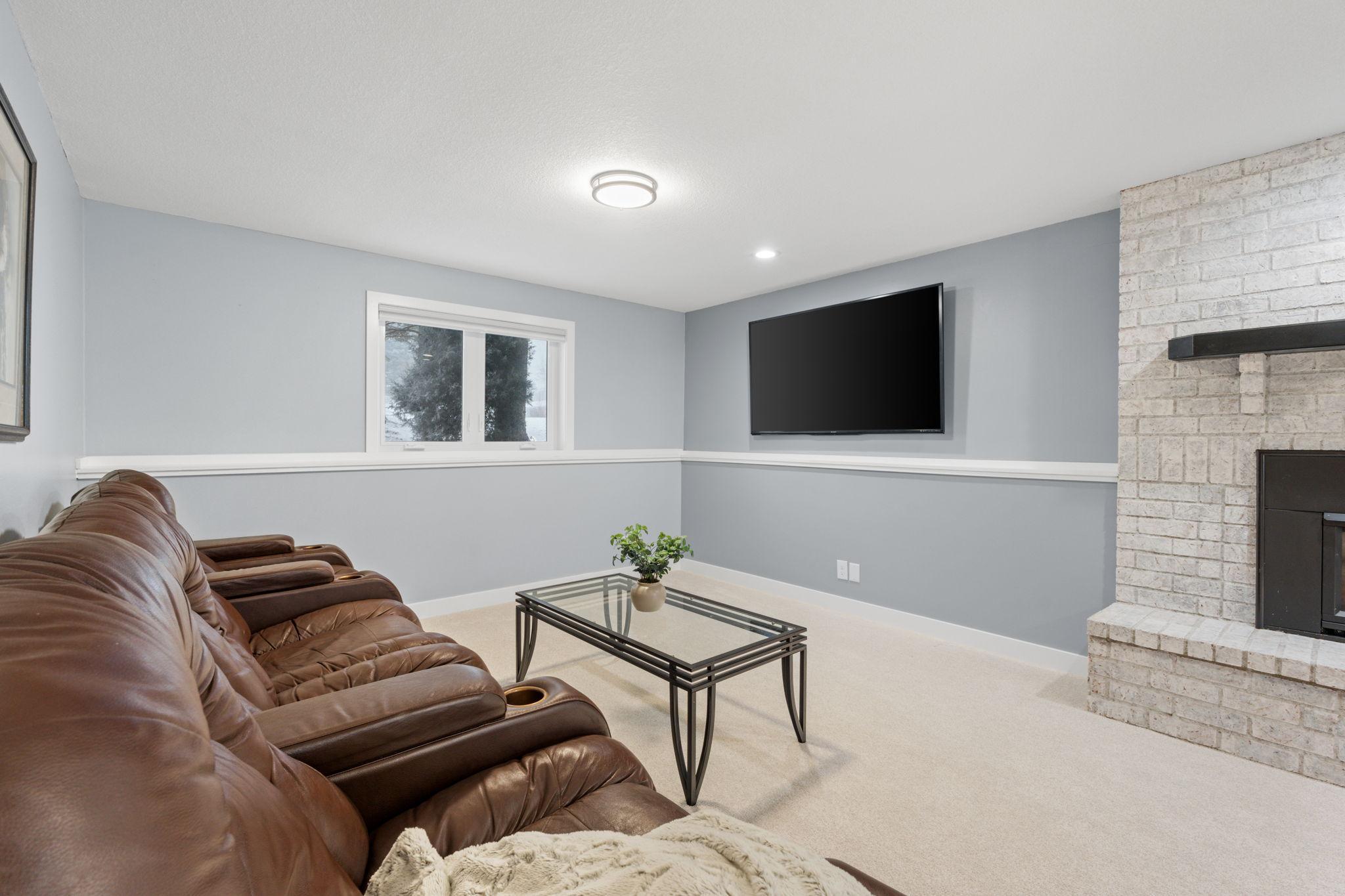 21-web-or-mls-2129 Arkwright St-21.jpg