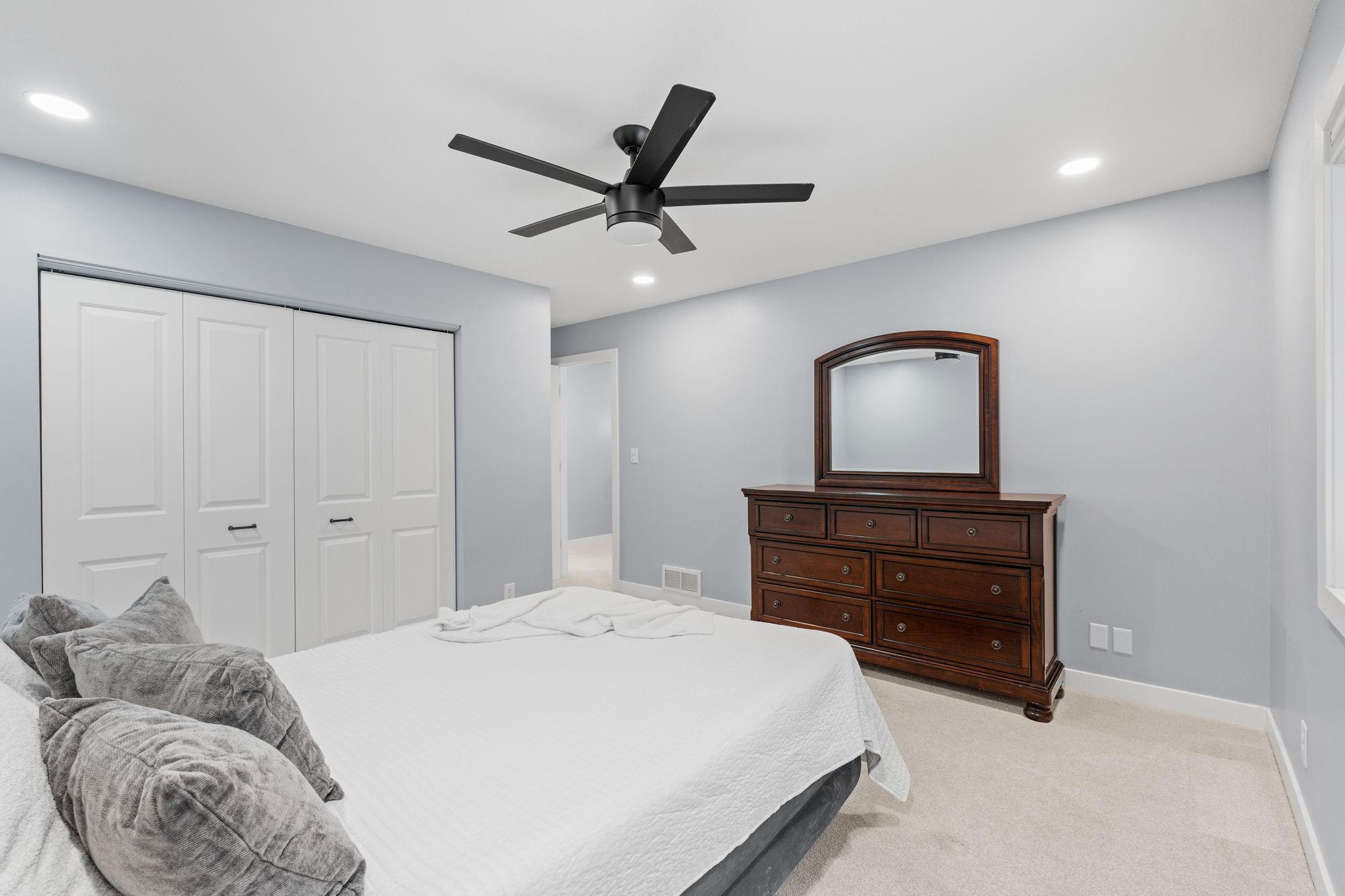 14-web-or-mls-2129 Arkwright St-14.jpg