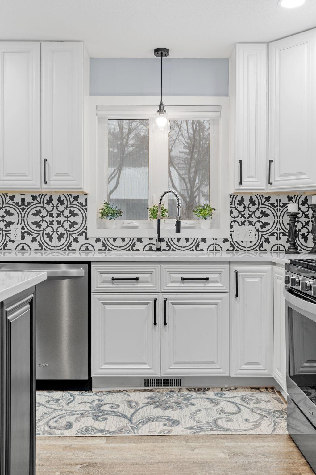 5-web-or-mls-2129 Arkwright St-6.jpg