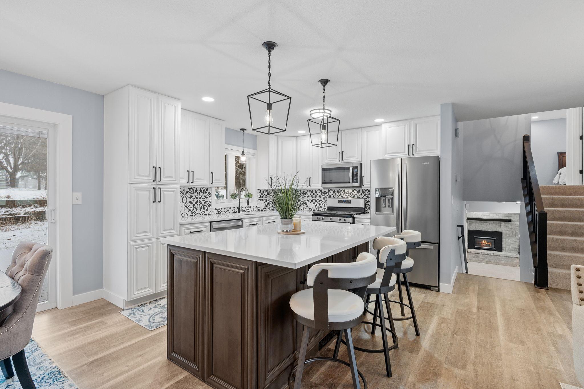 1-web-or-mls-2129 Arkwright St-4.jpg