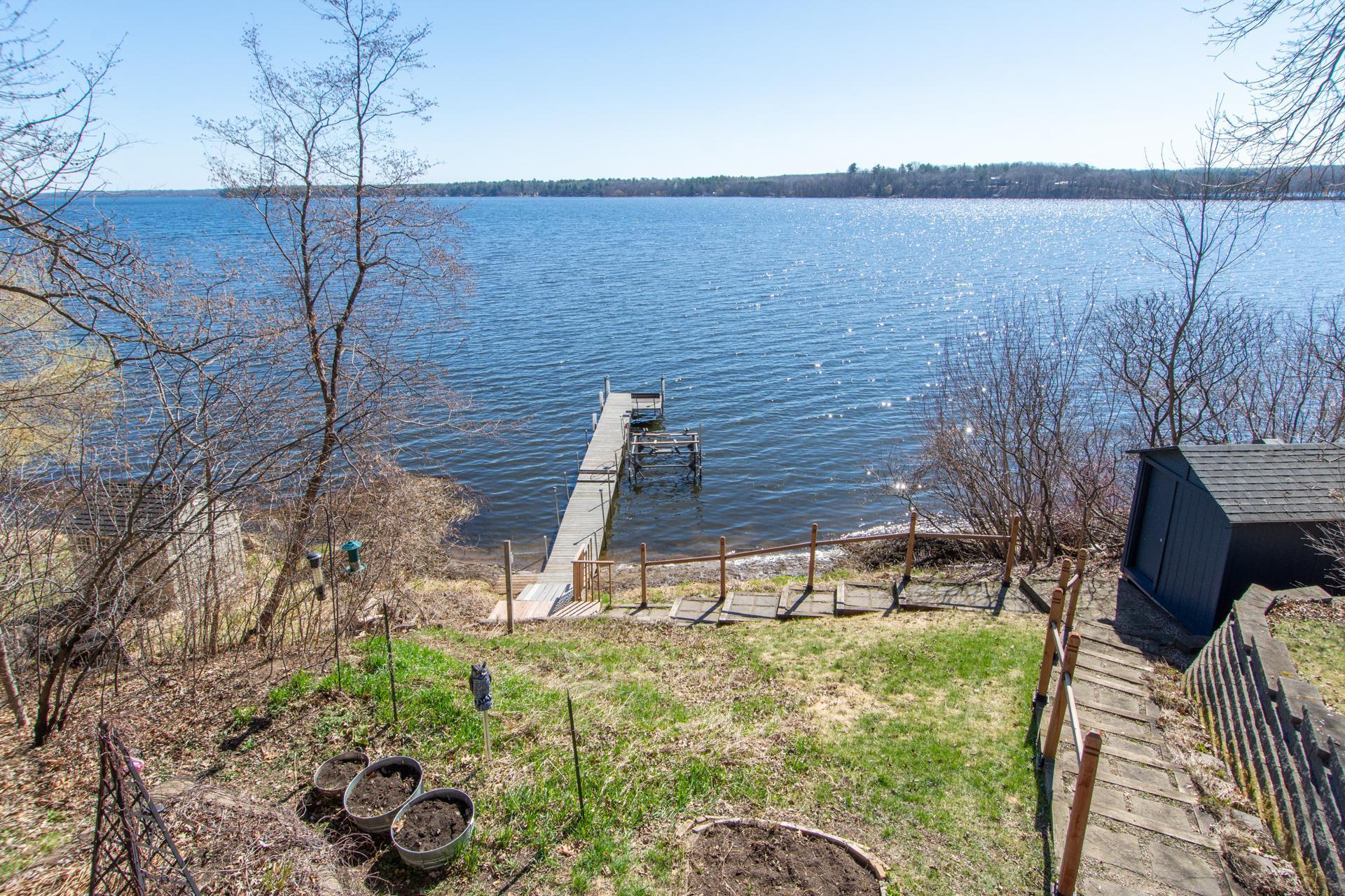 Experience the best of lake living with endless recreational opportunities.