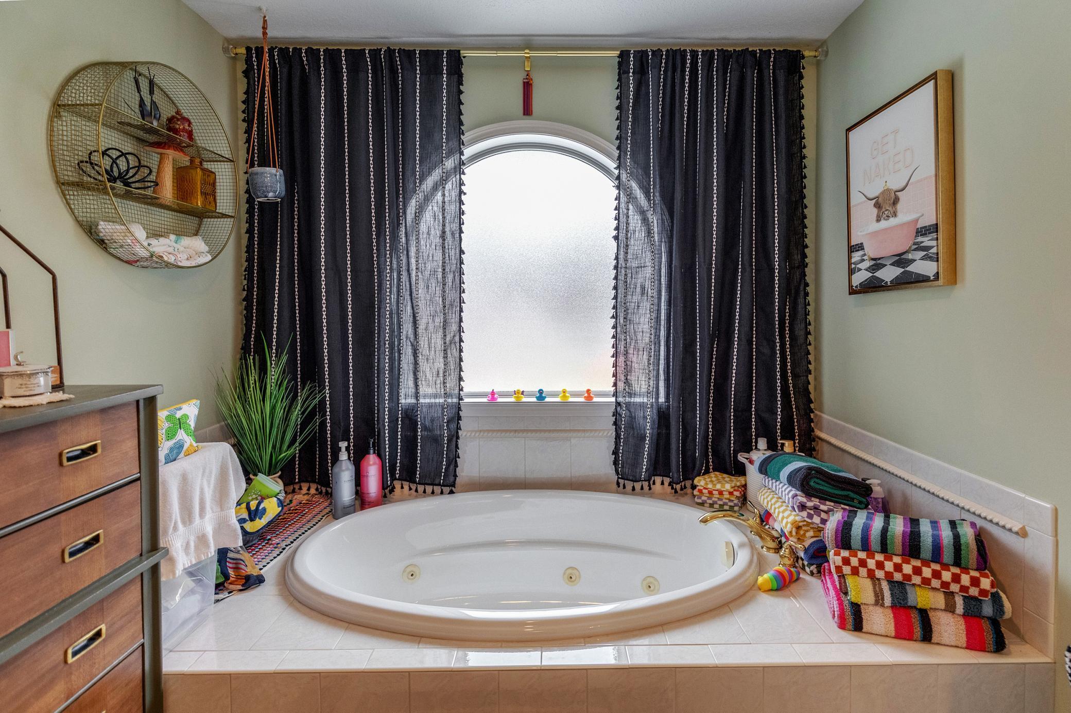 Jetted Soaking Tub