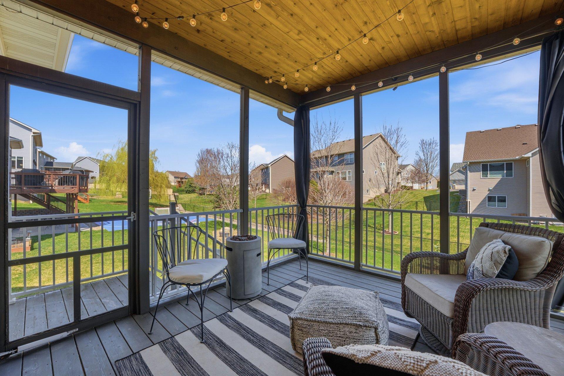 Screened in porch off dining