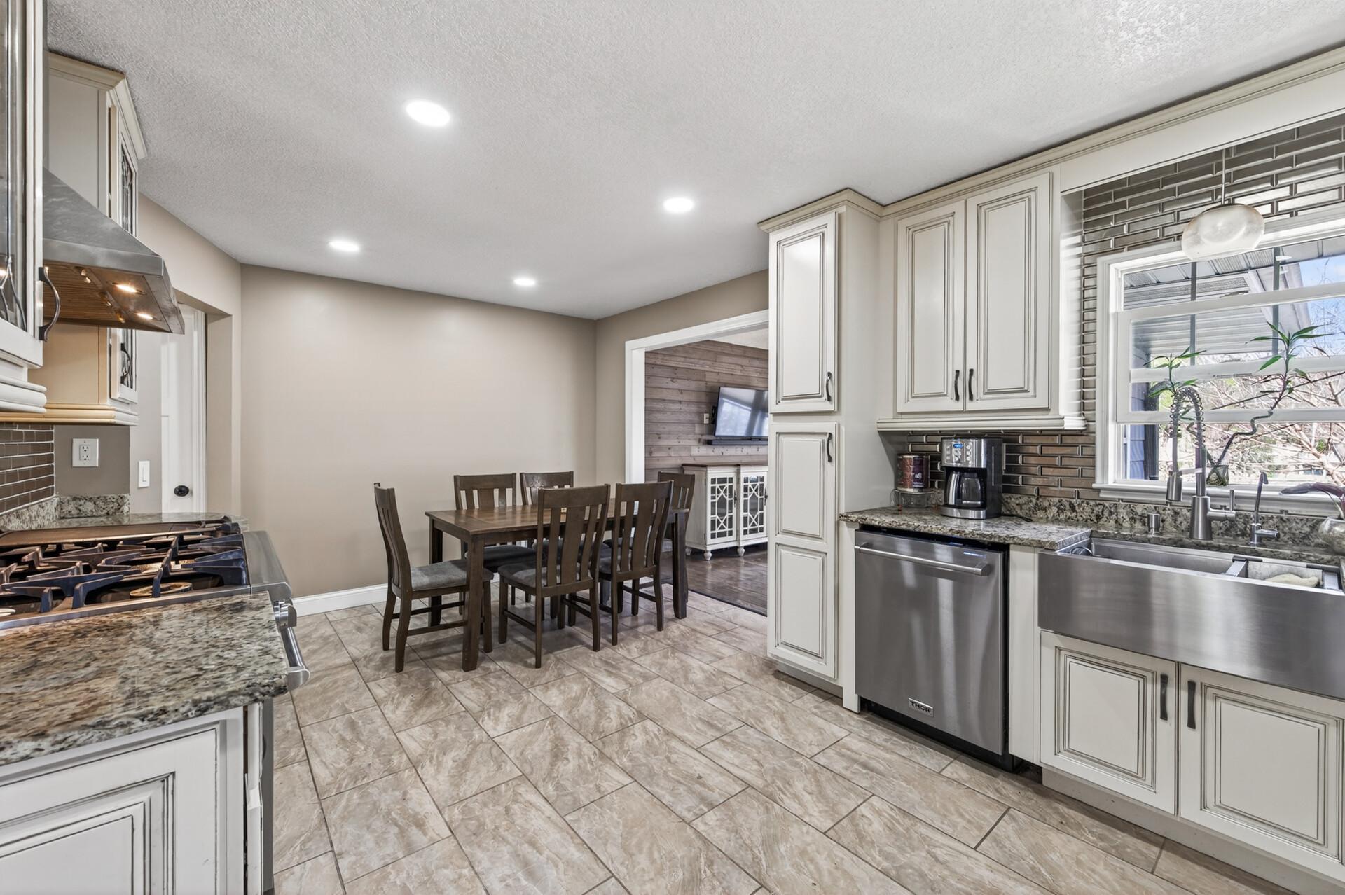 Kitchen/dining area