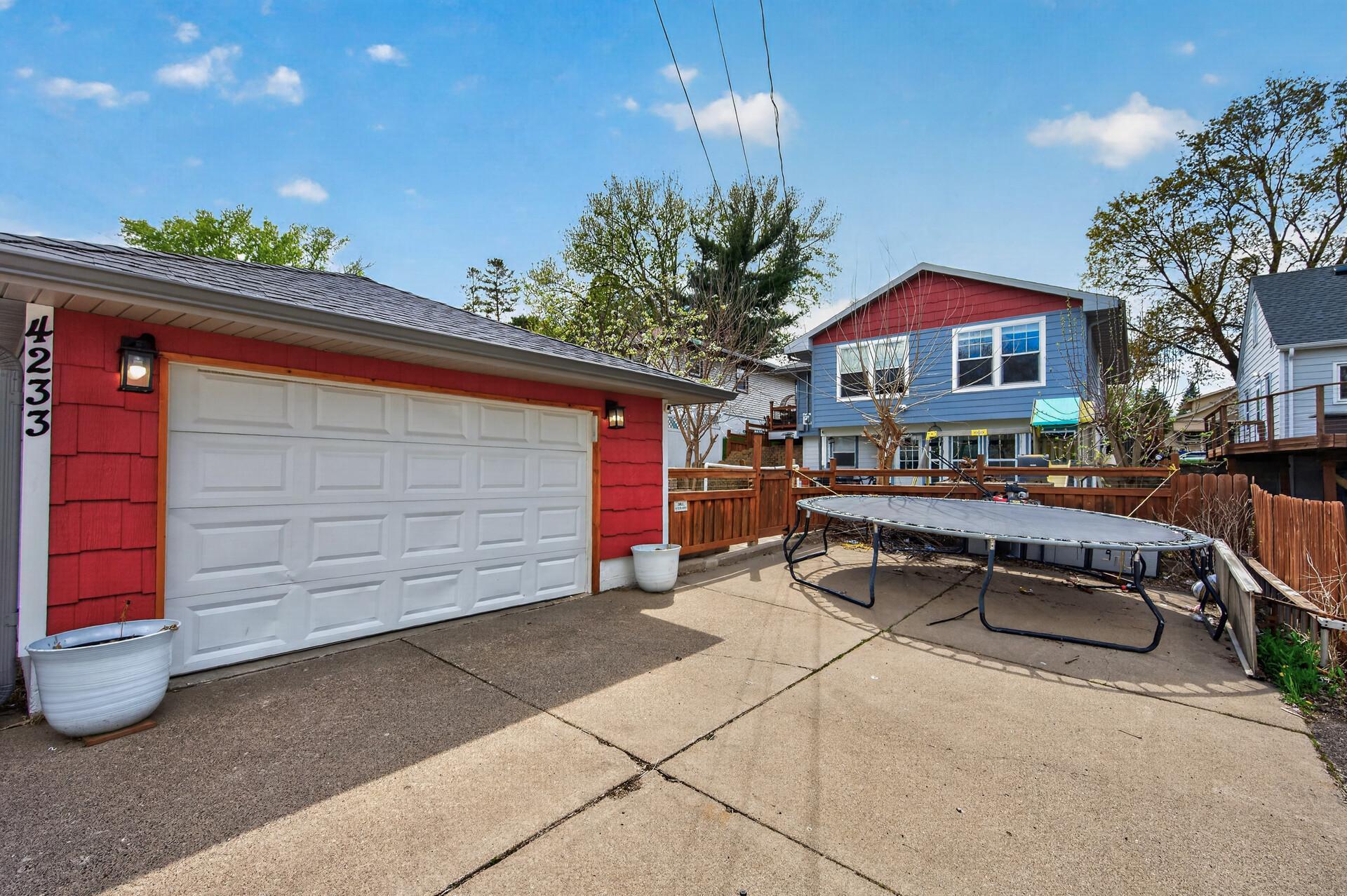 Garage & additional parking