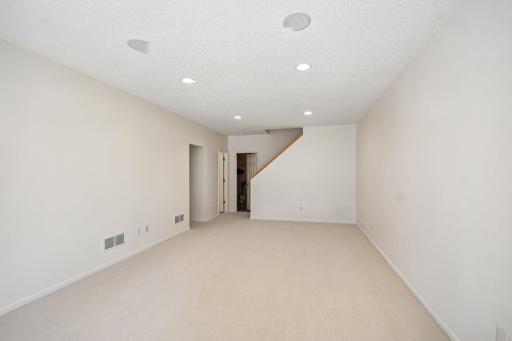 630 Sutherland Drive, Saint Paul, MN 55129
