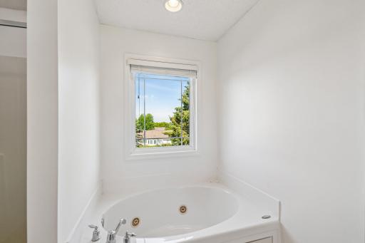 630 Sutherland Drive, Saint Paul, MN 55129