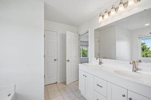 630 Sutherland Drive, Saint Paul, MN 55129