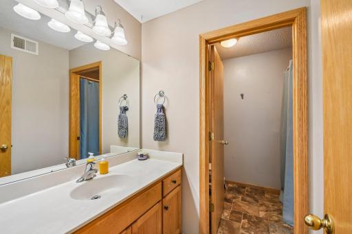 41-web-or-mls-Navajo St NW-S0705-041.jpg