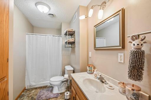 28-web-or-mls-Navajo St NW-S0705-028.jpg