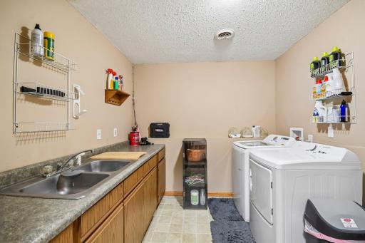 30-web-or-mls-Navajo St NW-S0705-030.jpg