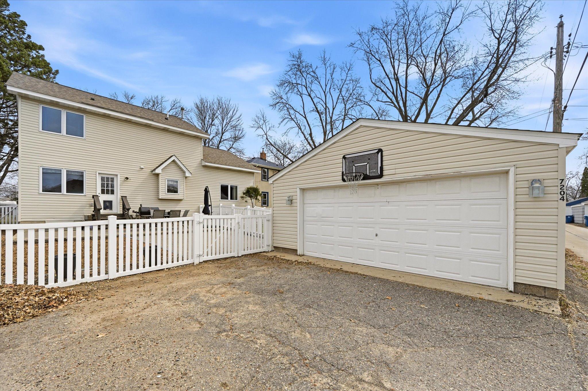 07-7204 1st Ave S [2951979]- 007.jpg