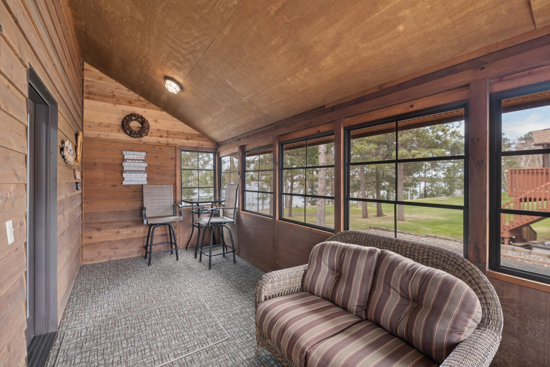 Huge screened porch- lovely lake views.