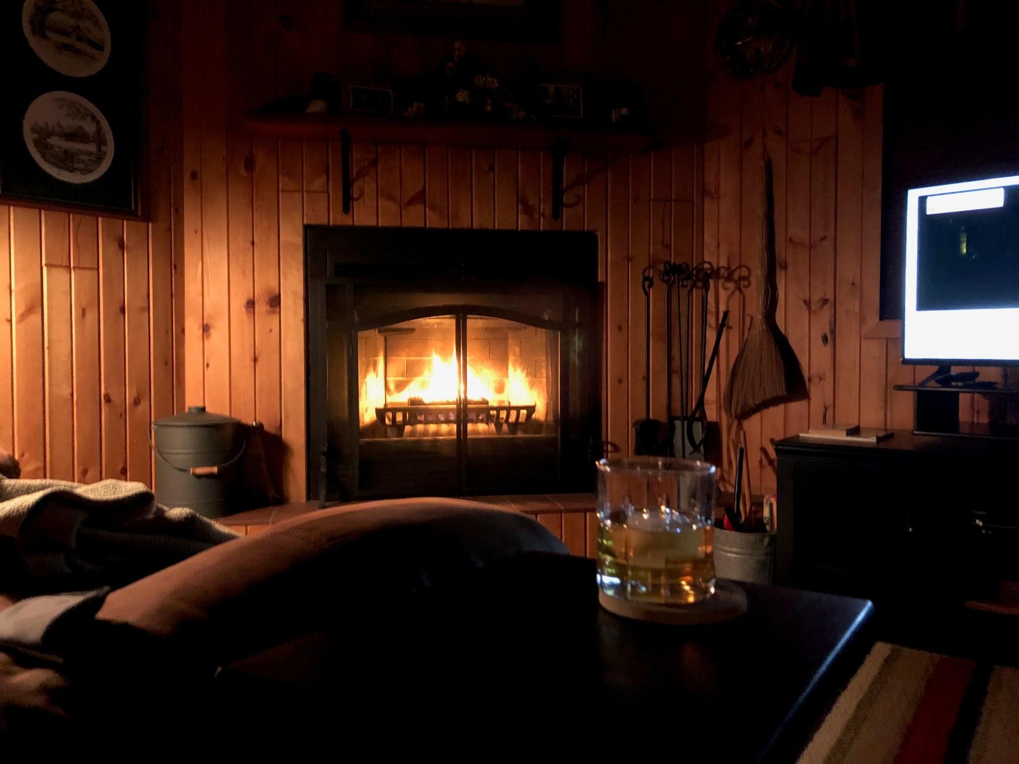 This fireplace - the ambiance!