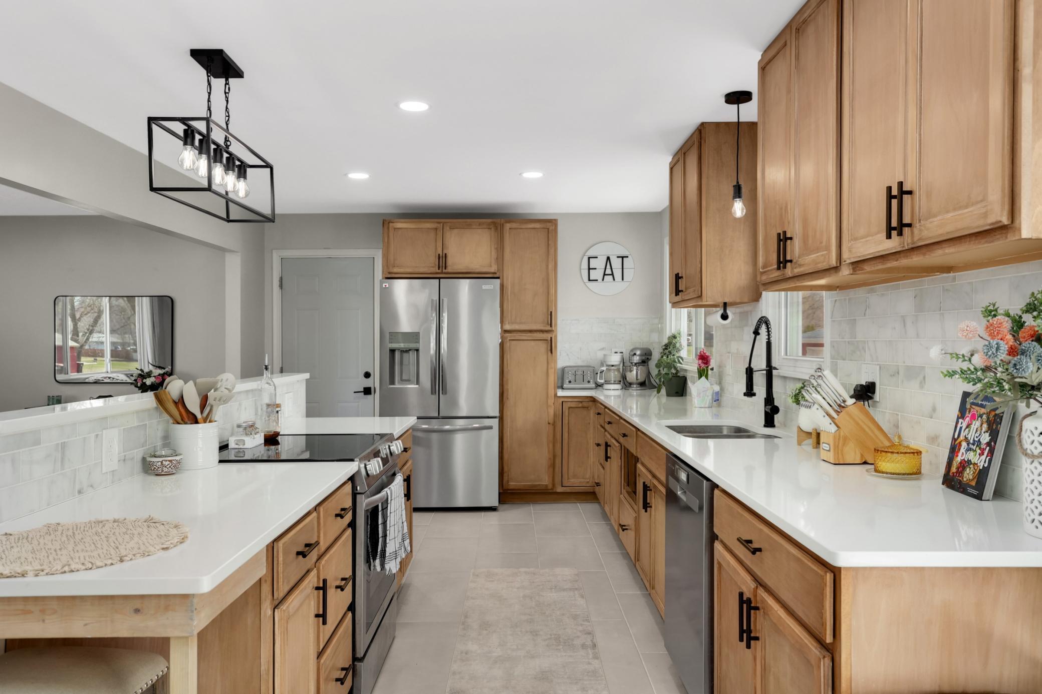 Stainless appliances and modern harware!