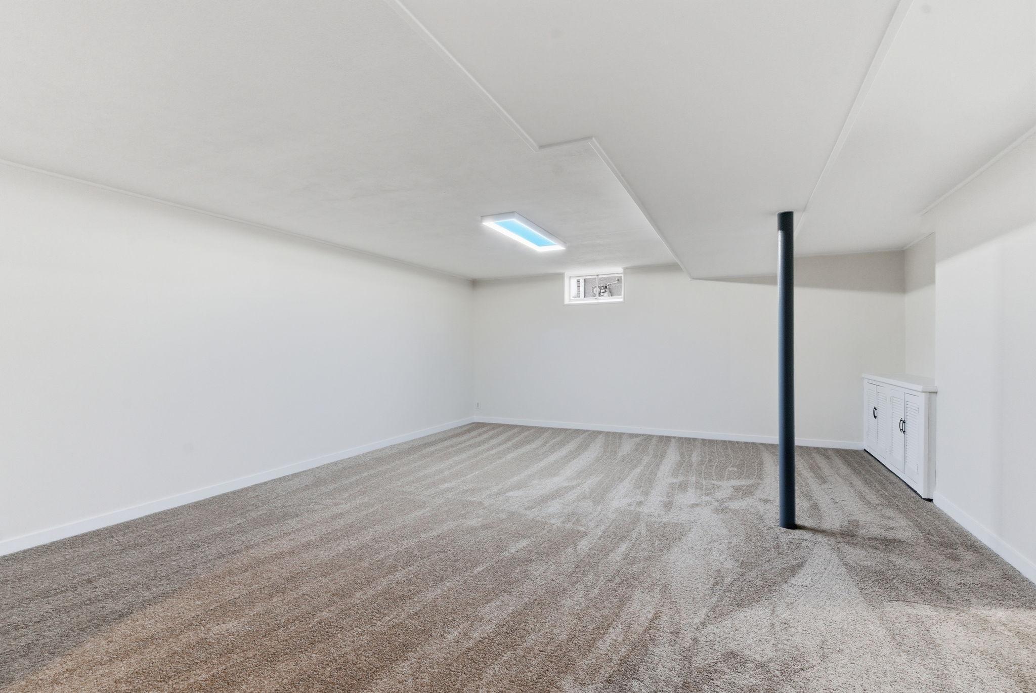 63-web-or-mls-3418 Xenia Ave-63.jpg