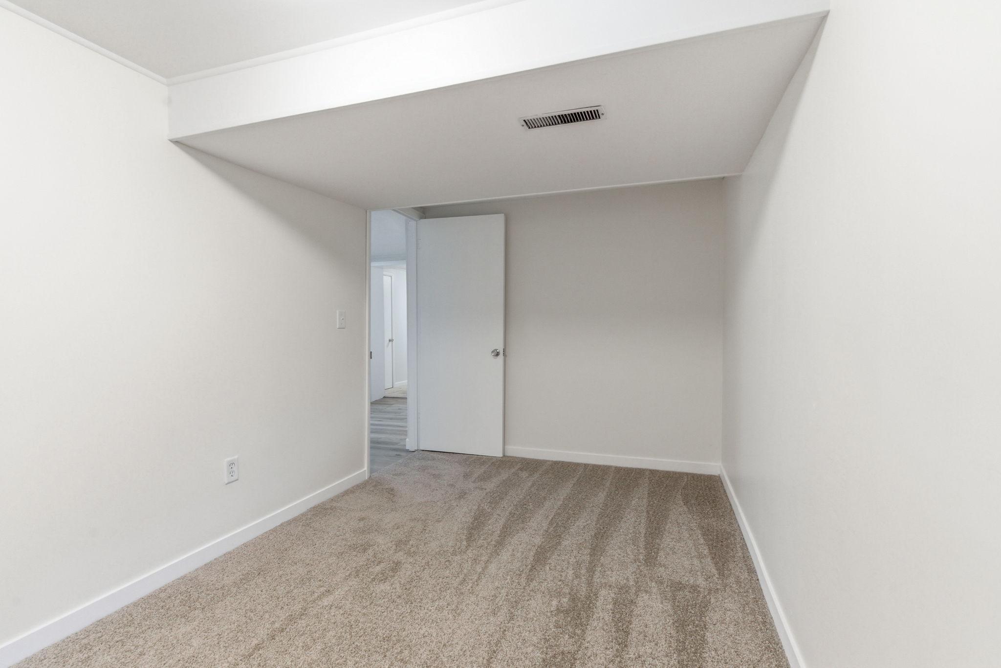 62-web-or-mls-3418 Xenia Ave-62.jpg