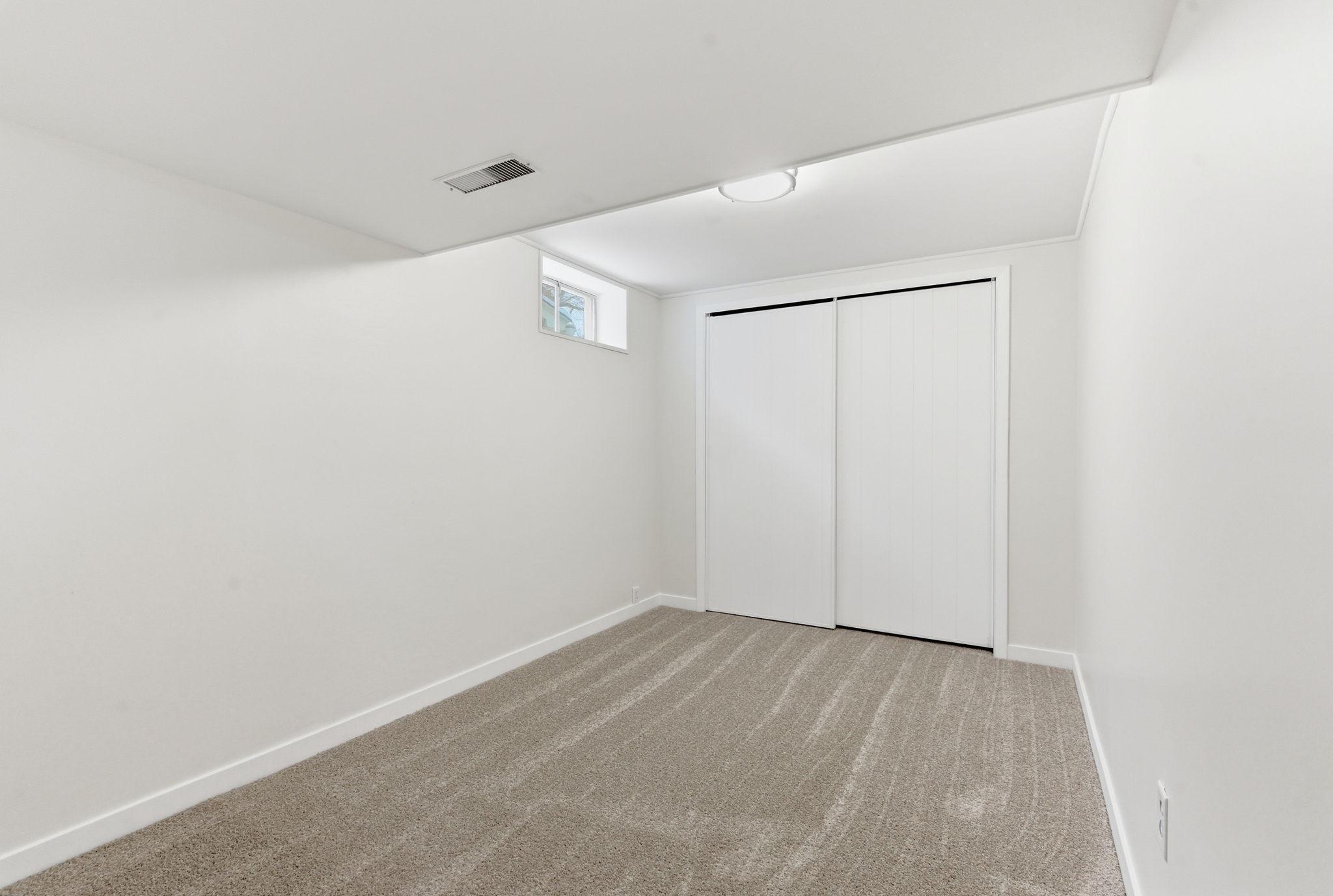 61-web-or-mls-3418 Xenia Ave-61.jpg