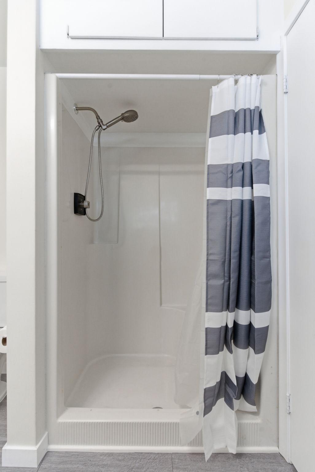 49-web-or-mls-3418 Xenia Ave-49.jpg