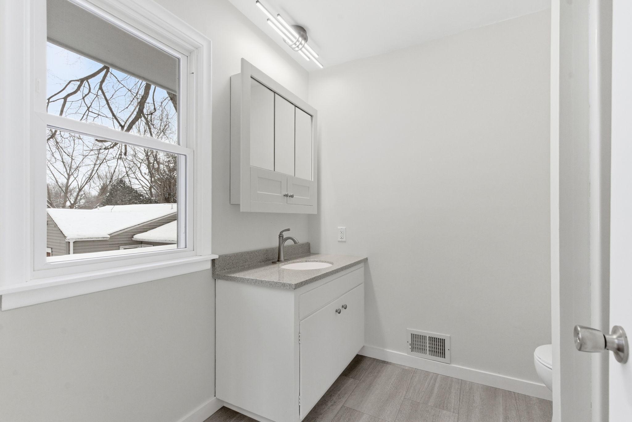 48-web-or-mls-3418 Xenia Ave-48.jpg