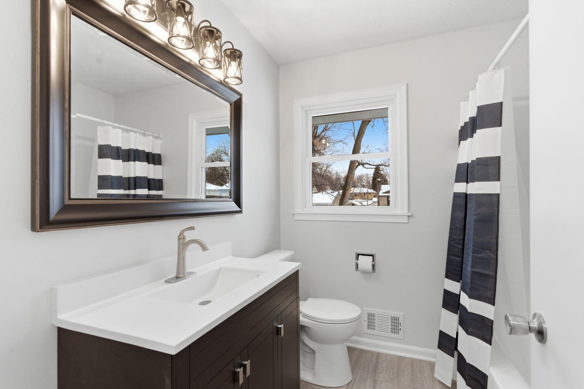 36-web-or-mls-3418 Xenia Ave-36.jpg