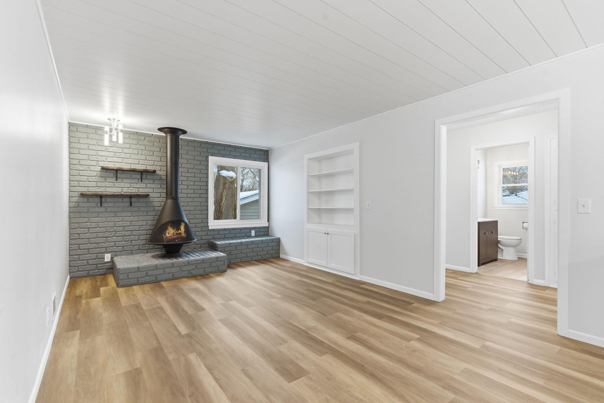 32-web-or-mls-3418 Xenia Ave-32.jpg