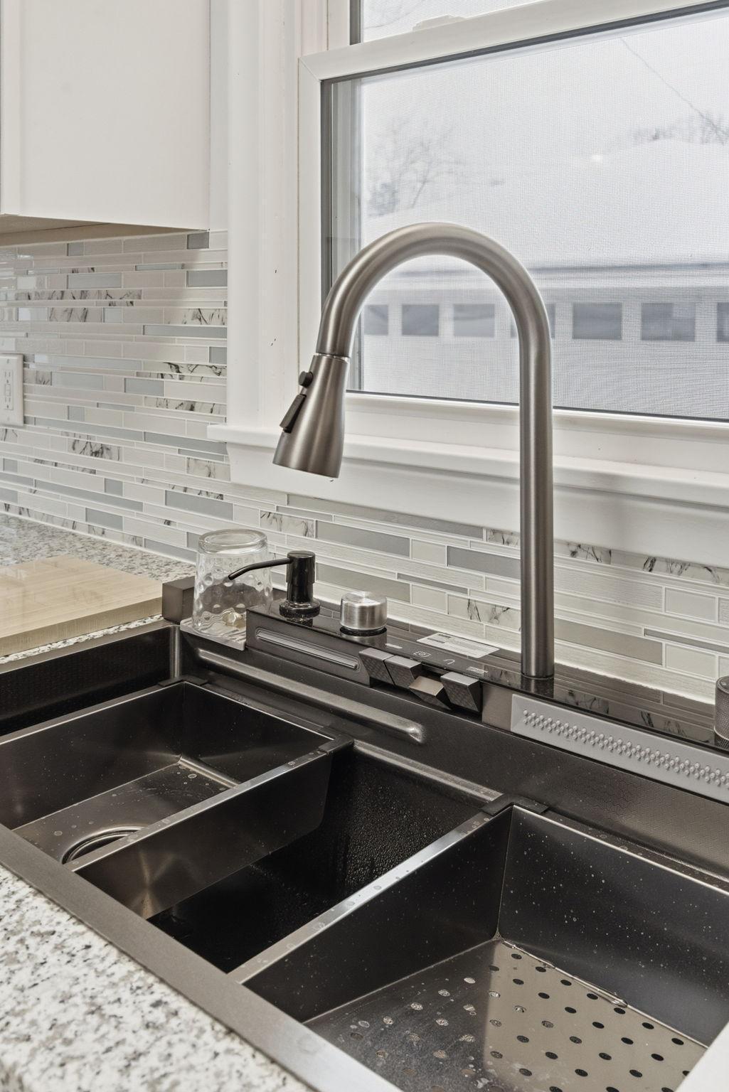 30-web-or-mls-3418 Xenia Ave-30.jpg