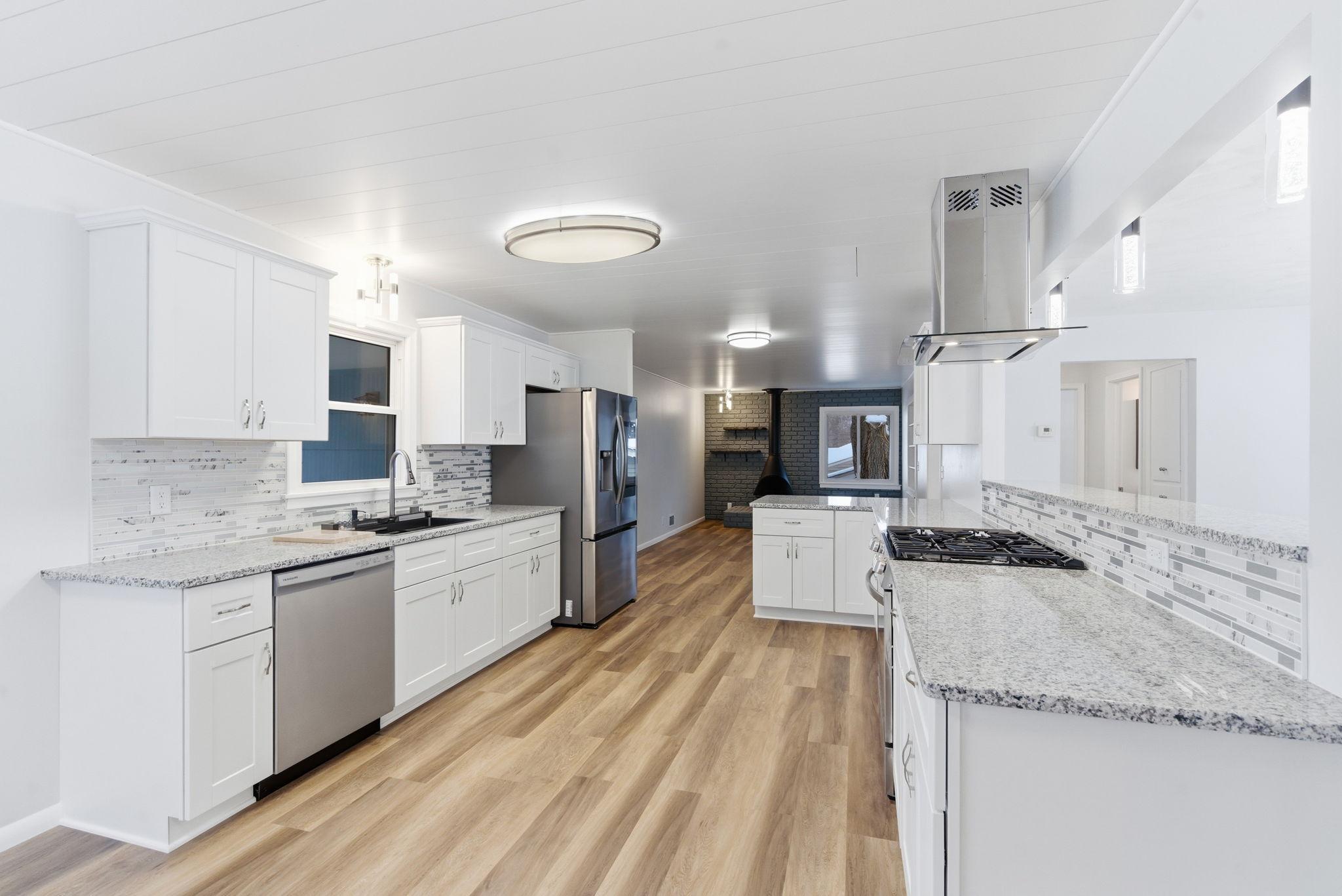 25-web-or-mls-3418 Xenia Ave-25.jpg