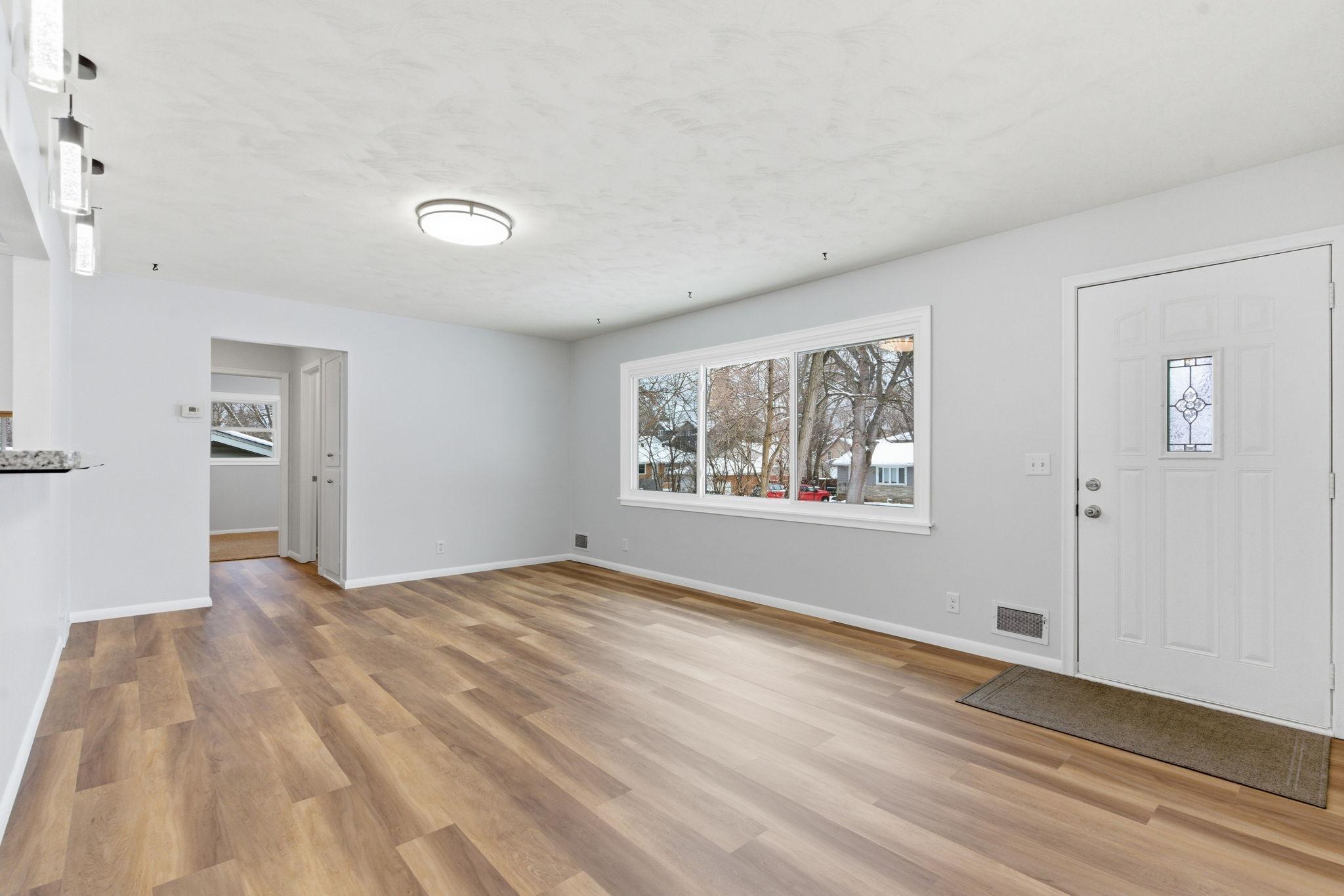 19-web-or-mls-3418 Xenia Ave-19.jpg