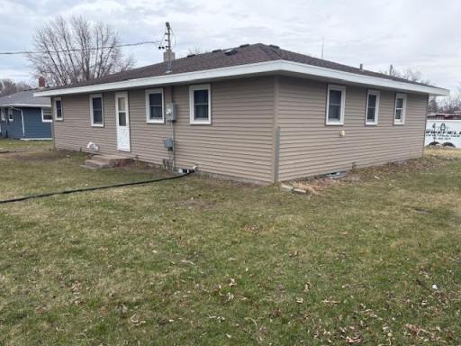 300 6th Street W, Hector, MN 55342