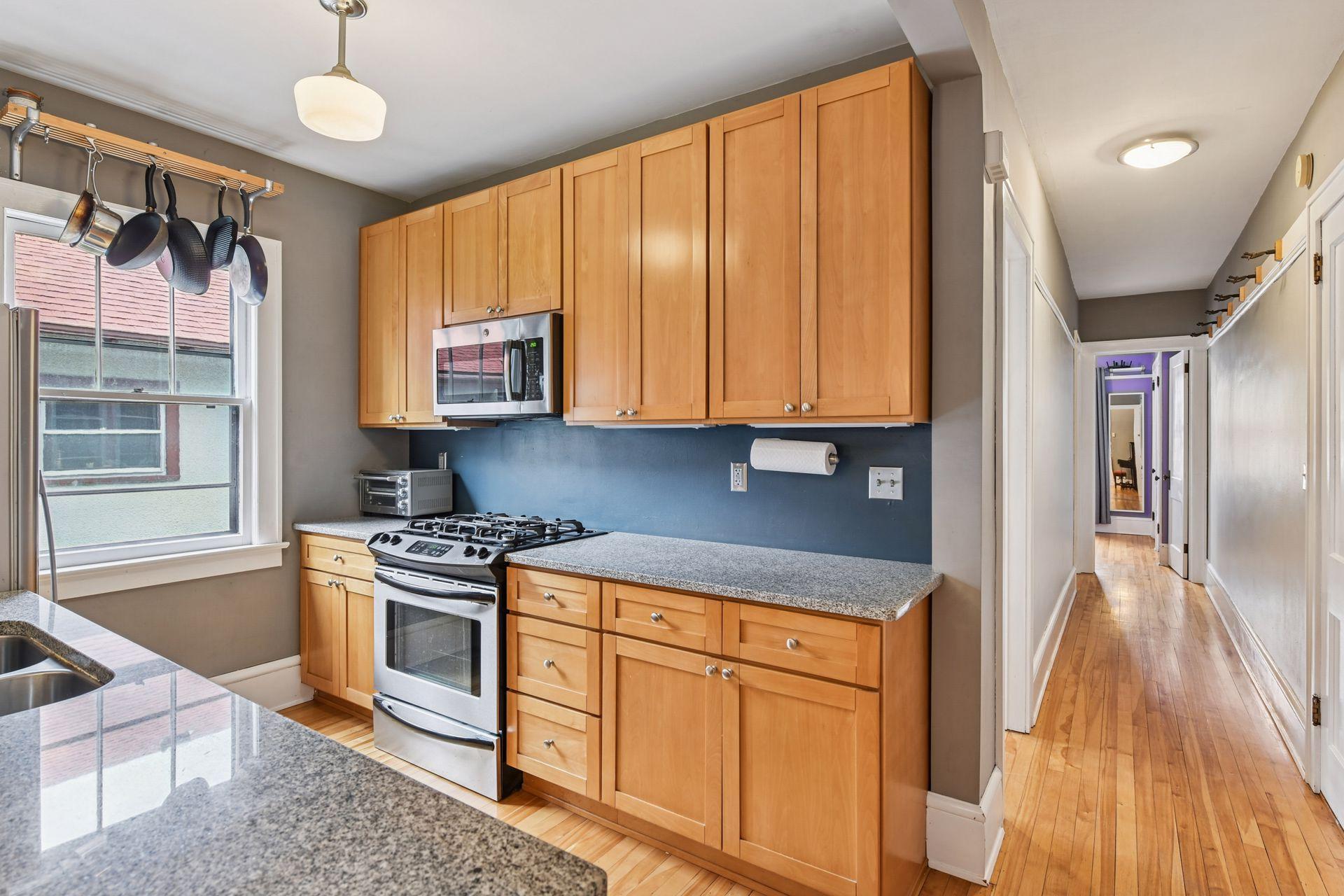 3233 Fremont Avenue South 3 - Spacecrafting - 0011.jpg