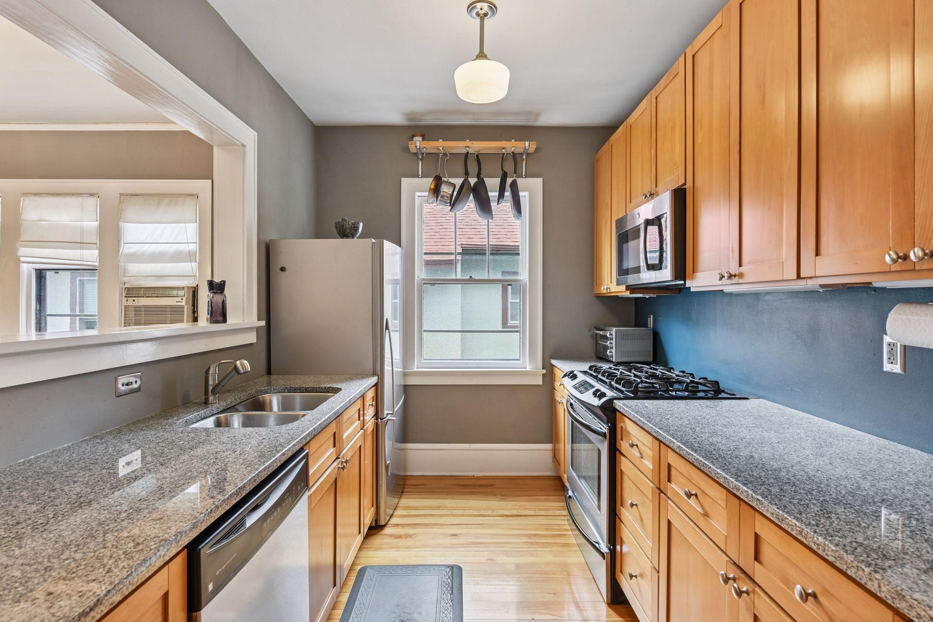 3233 Fremont Avenue South 3 - Spacecrafting - 0012.jpg