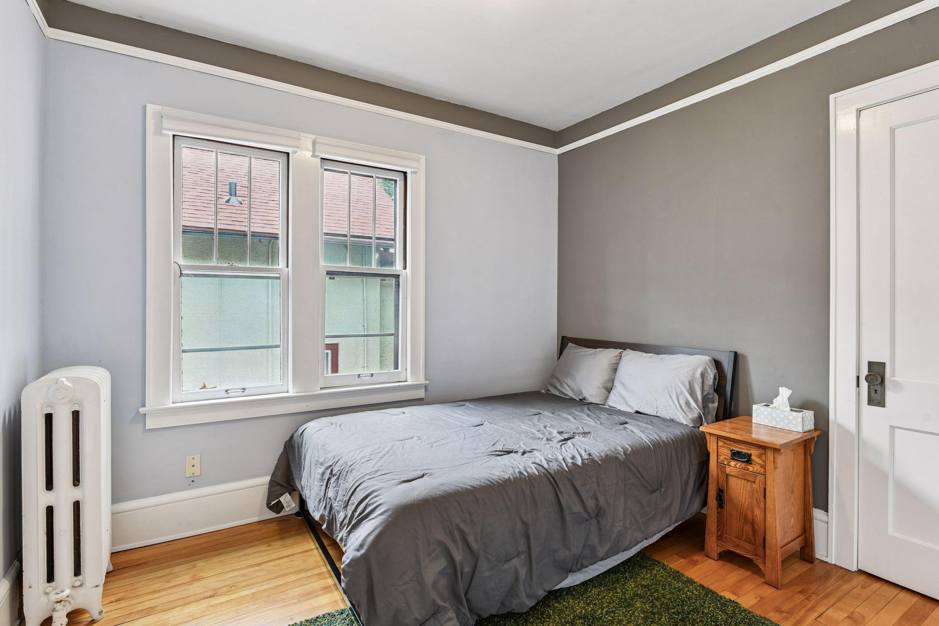 3233 Fremont Avenue South 3 - Spacecrafting - 0017.jpg