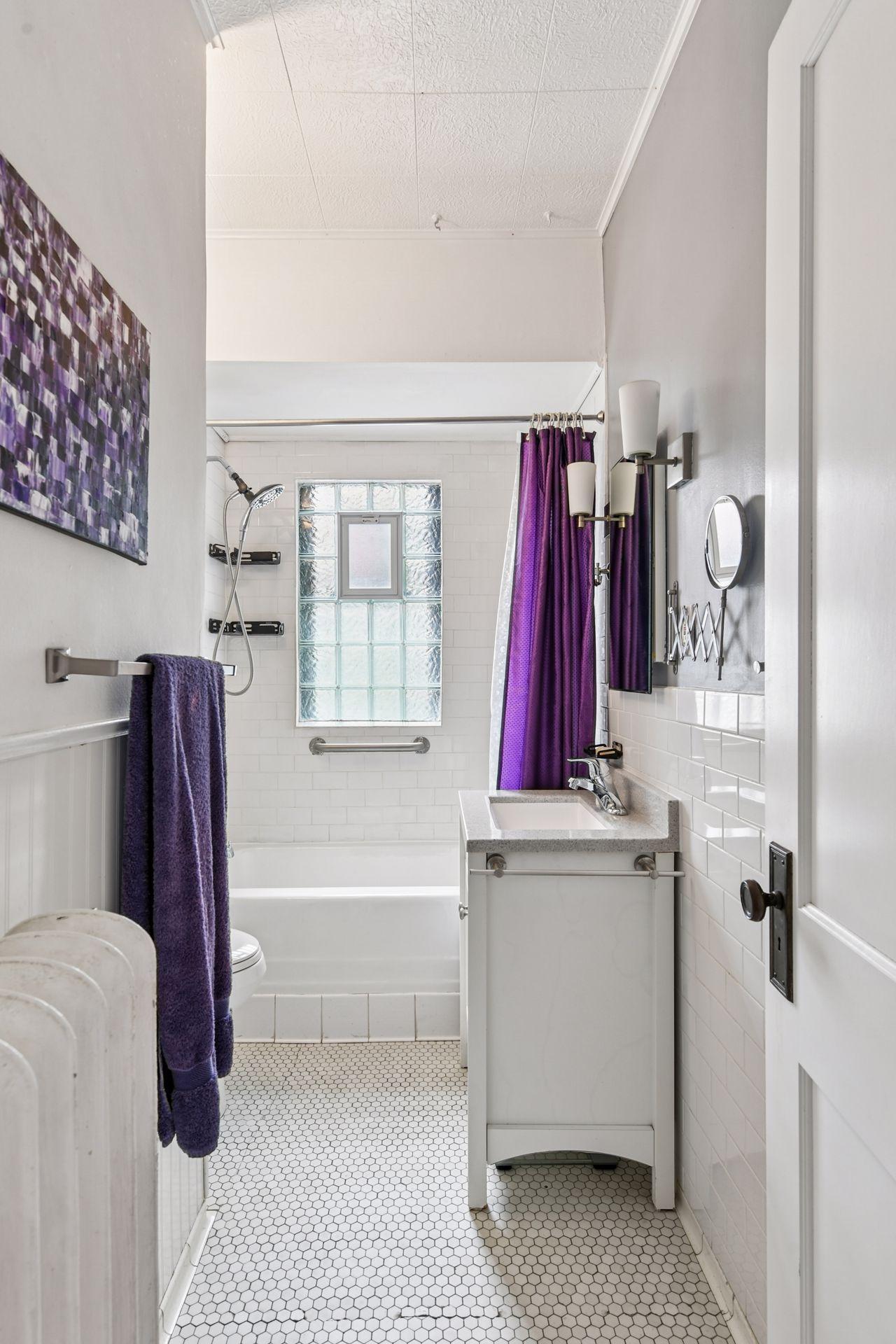 3233 Fremont Avenue South 3 - Spacecrafting - 0018.jpg