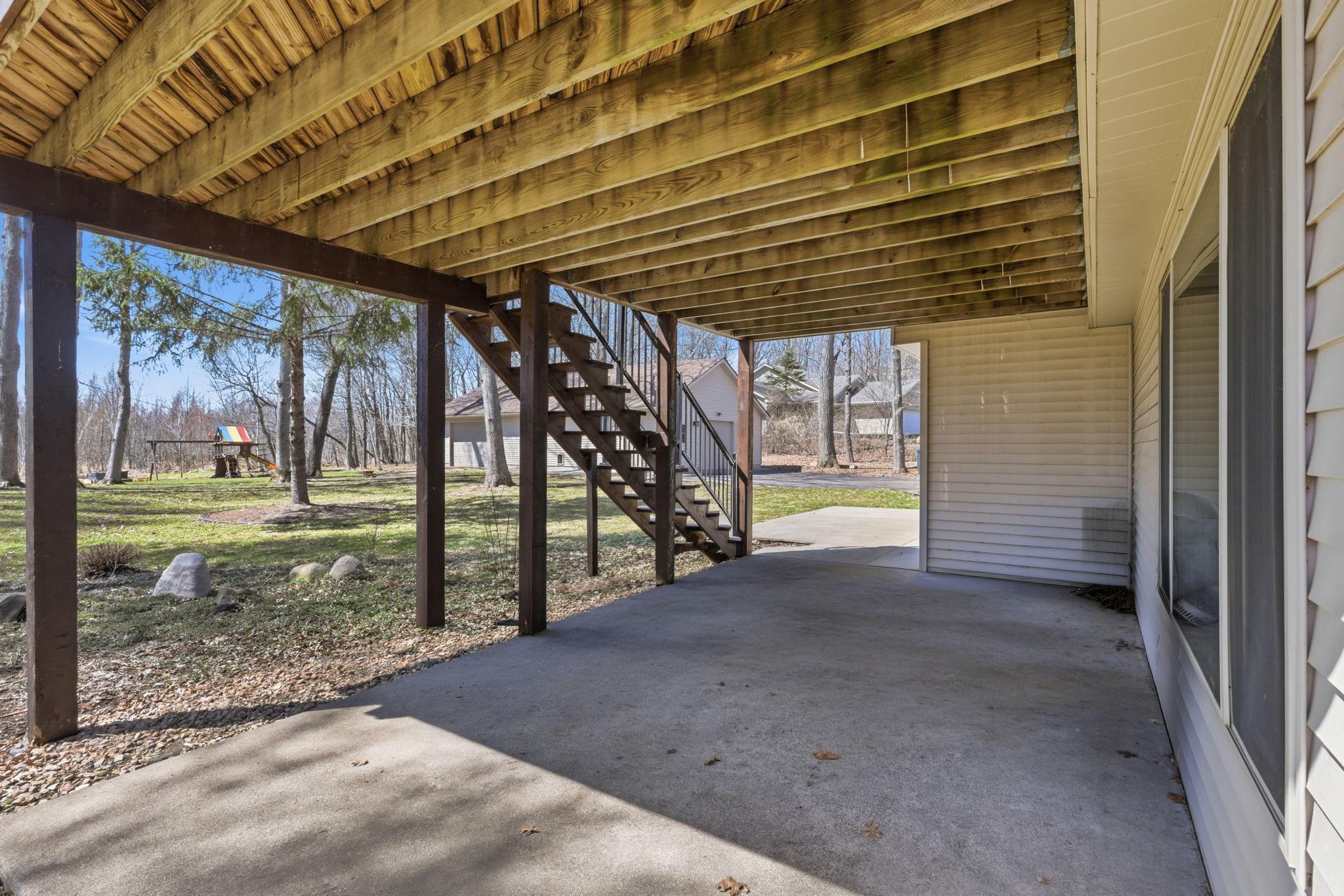 Lower level walkout - additional outdoor living space