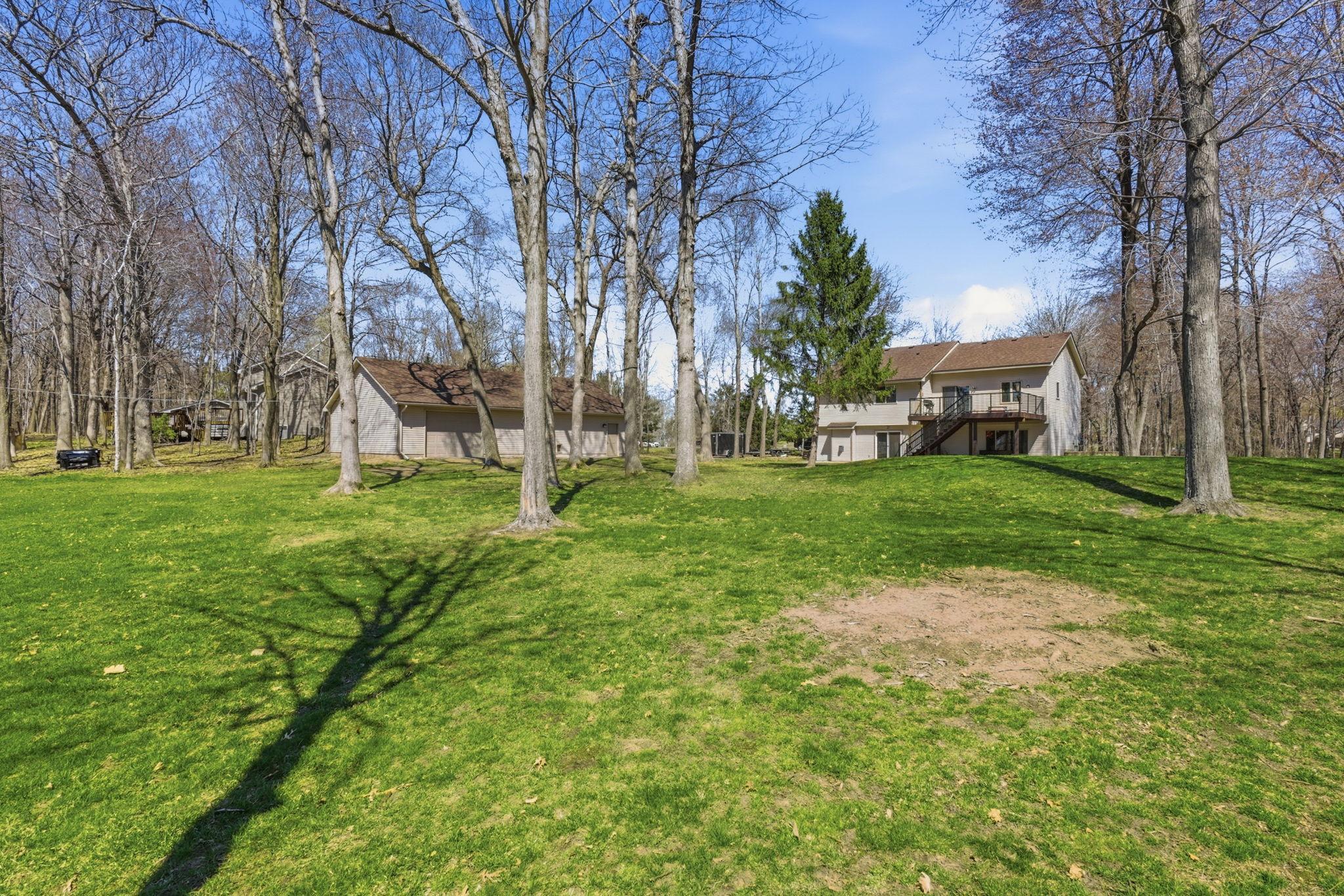 Woodsy feel with plenty of lawn