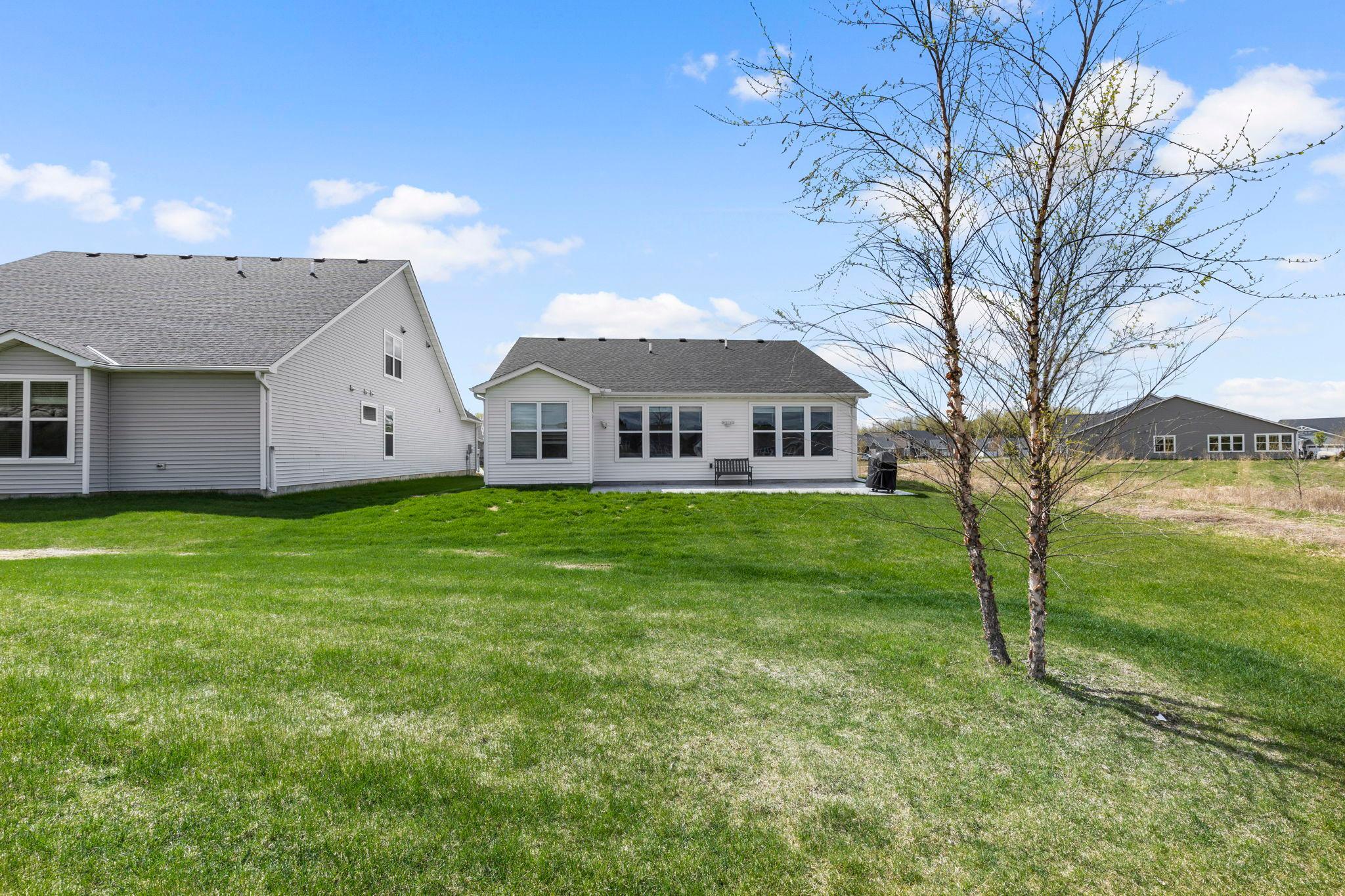 Fantastic backyard offers plenty of extra space