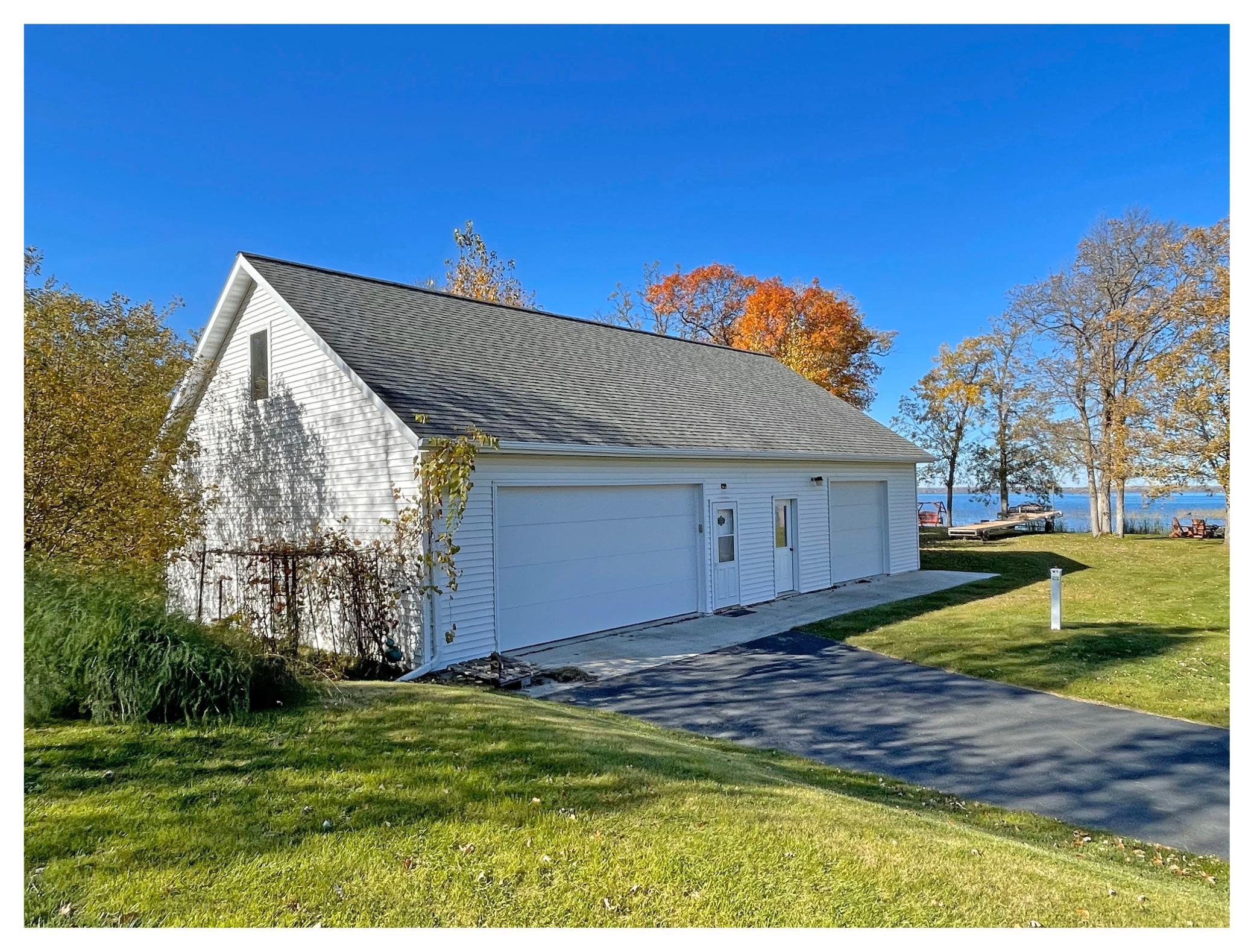 52 x 32 Workshop w guest quarters.jpg