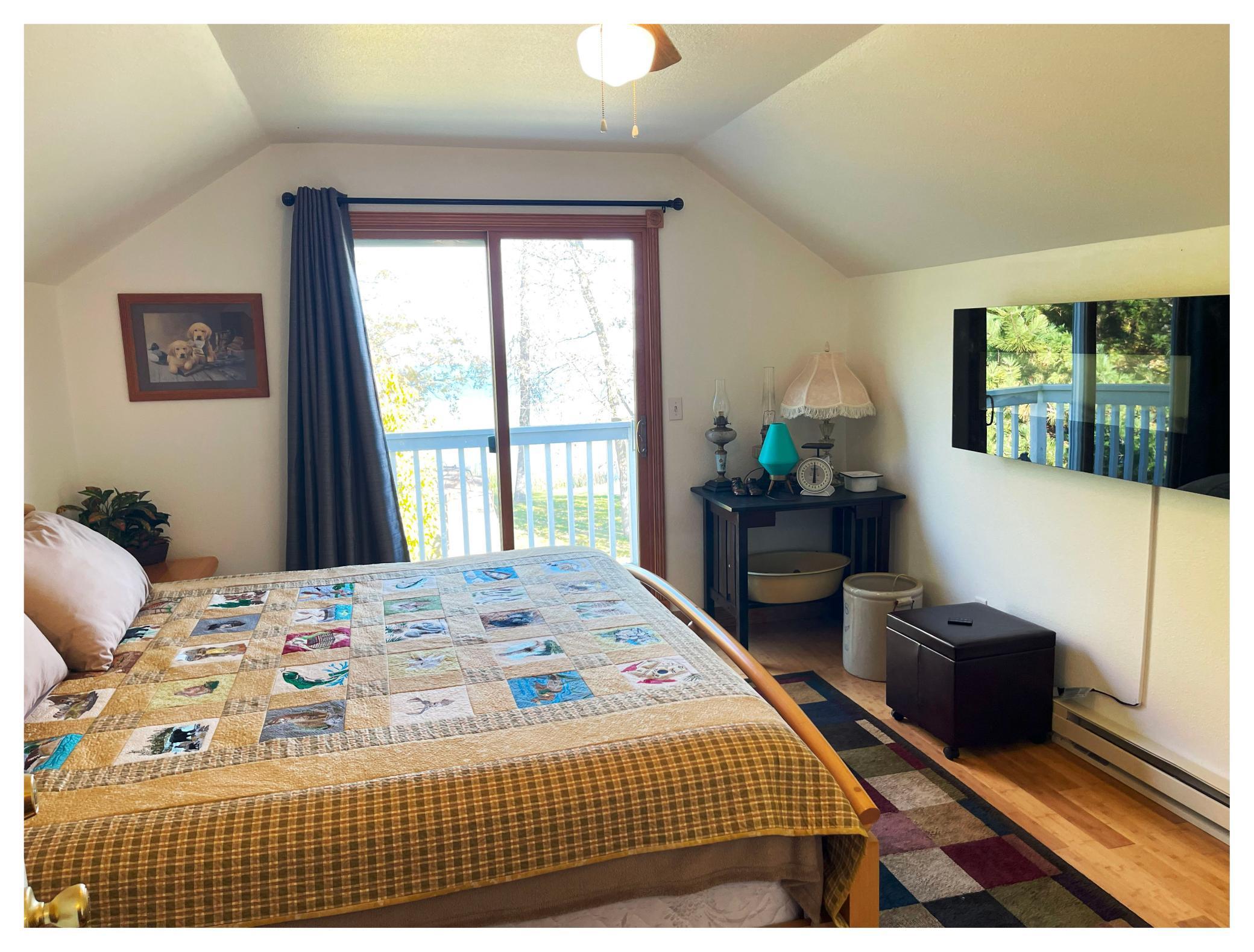 Guest Bedroom 2 above shop.jpg