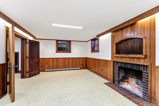 1615 E River Parkway, Minneapolis, MN 55414
