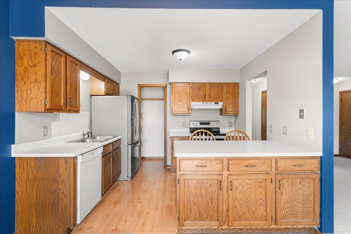 Kitchen Breakfast bar area
