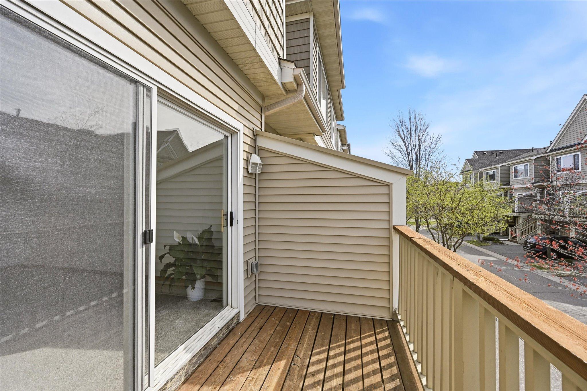 Nothing to do buy move in and enjoy! Welcome Home!