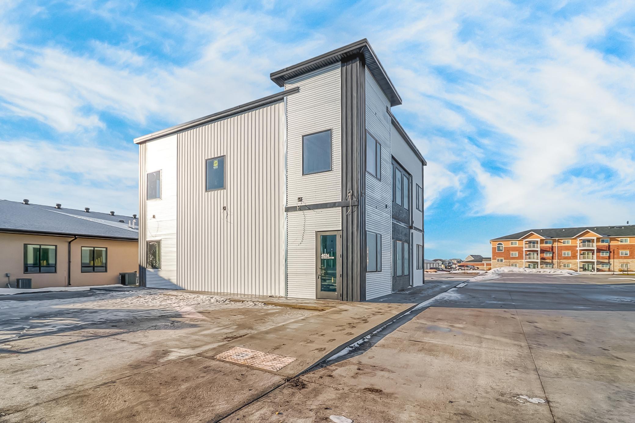 Exterior1_4.jpg