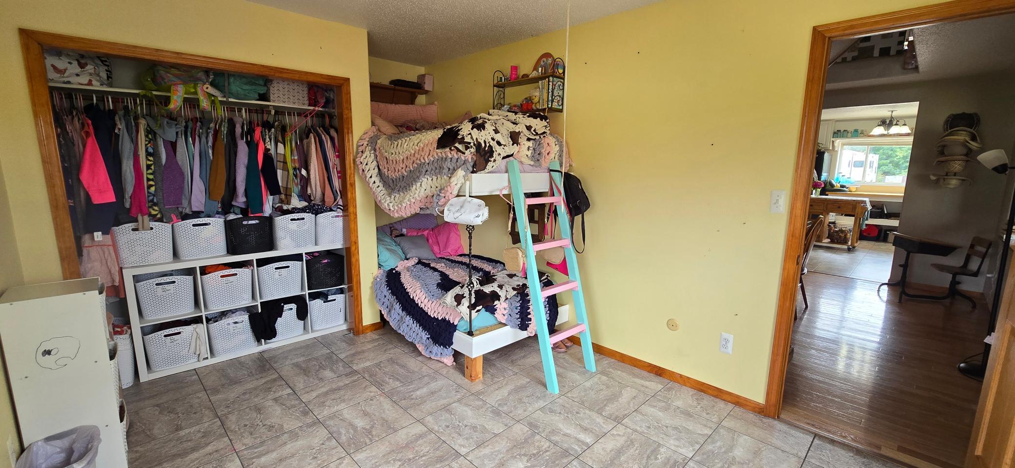 main.flr.bed..jpg