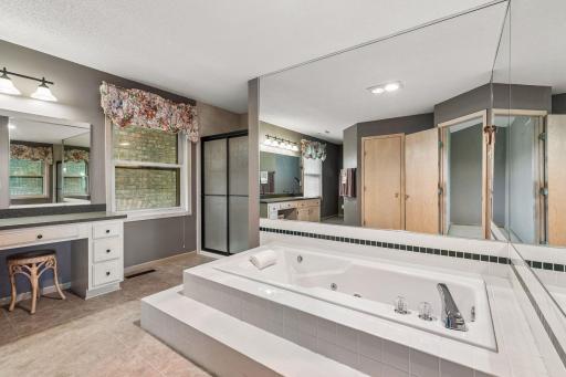 13820 Sunset Lake Drive, Burnsville, MN 55337