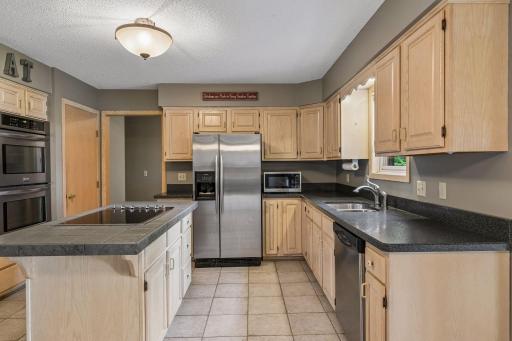 13820 Sunset Lake Drive, Burnsville, MN 55337