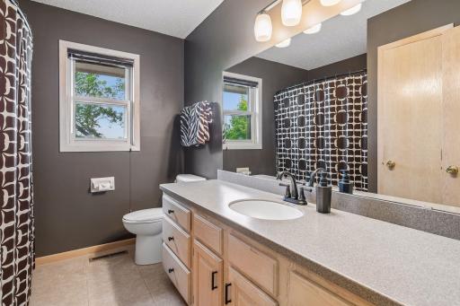 13820 Sunset Lake Drive, Burnsville, MN 55337